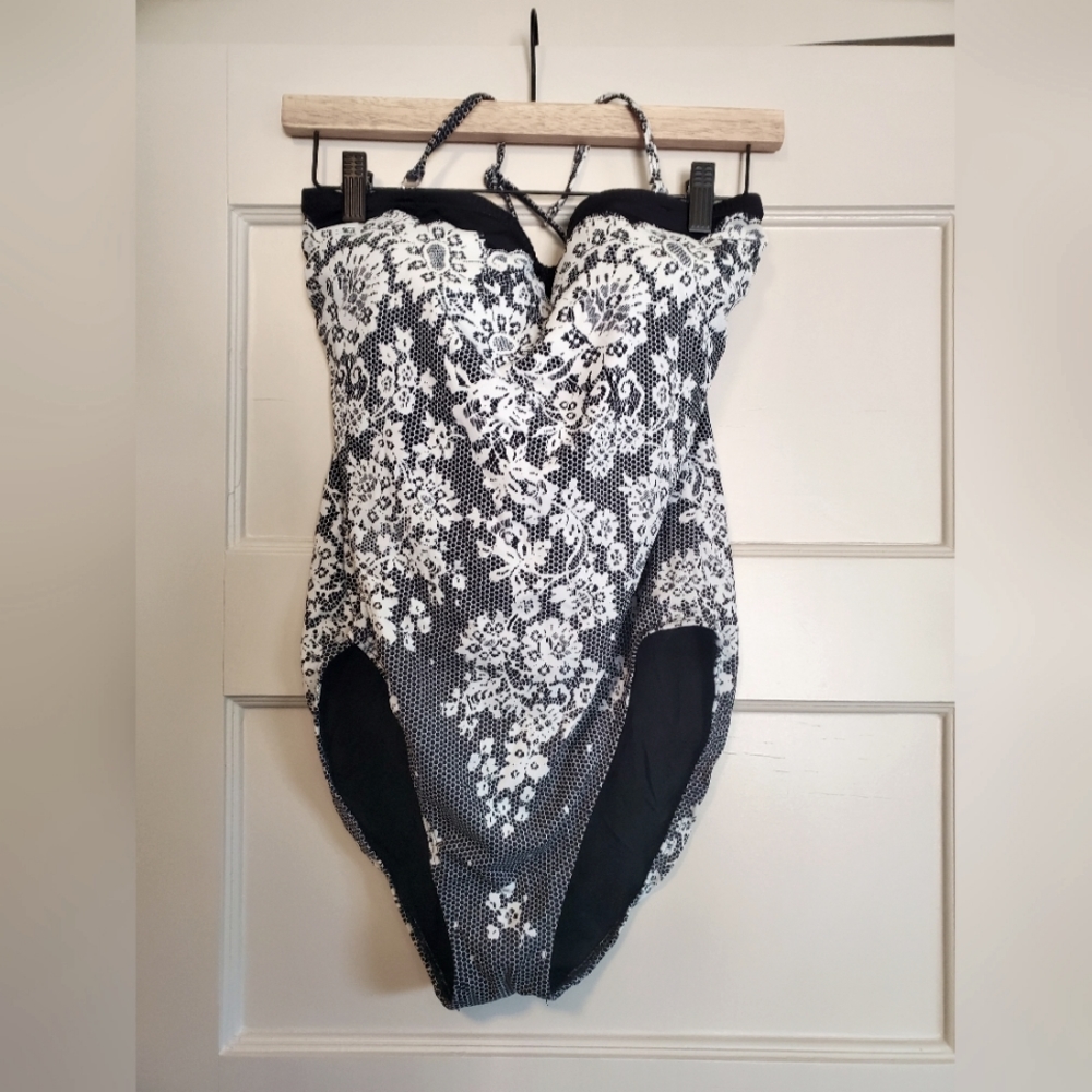 One piece swimsuit